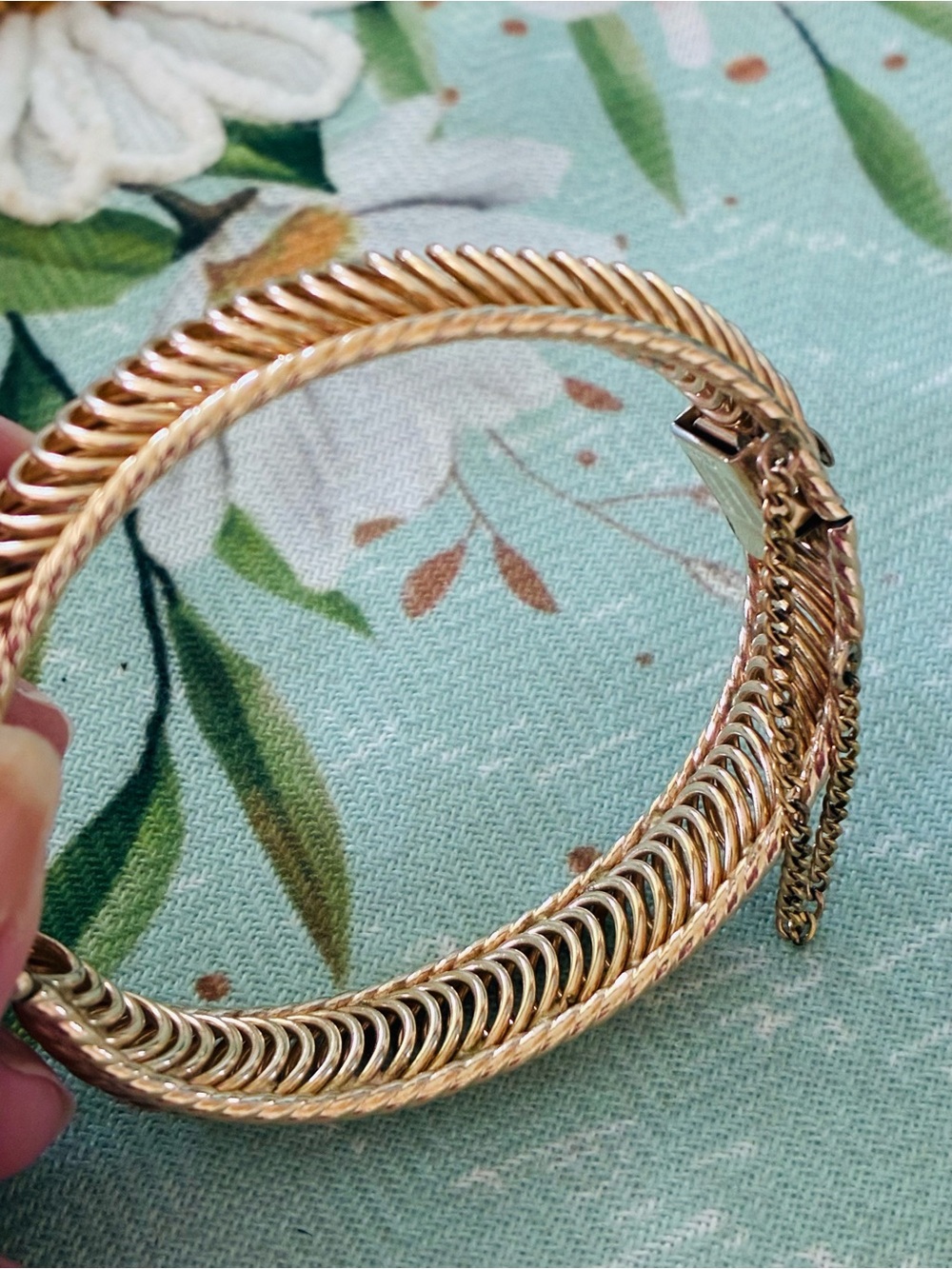 Elegant 12K GF Twisted Rope Bracelet for Women